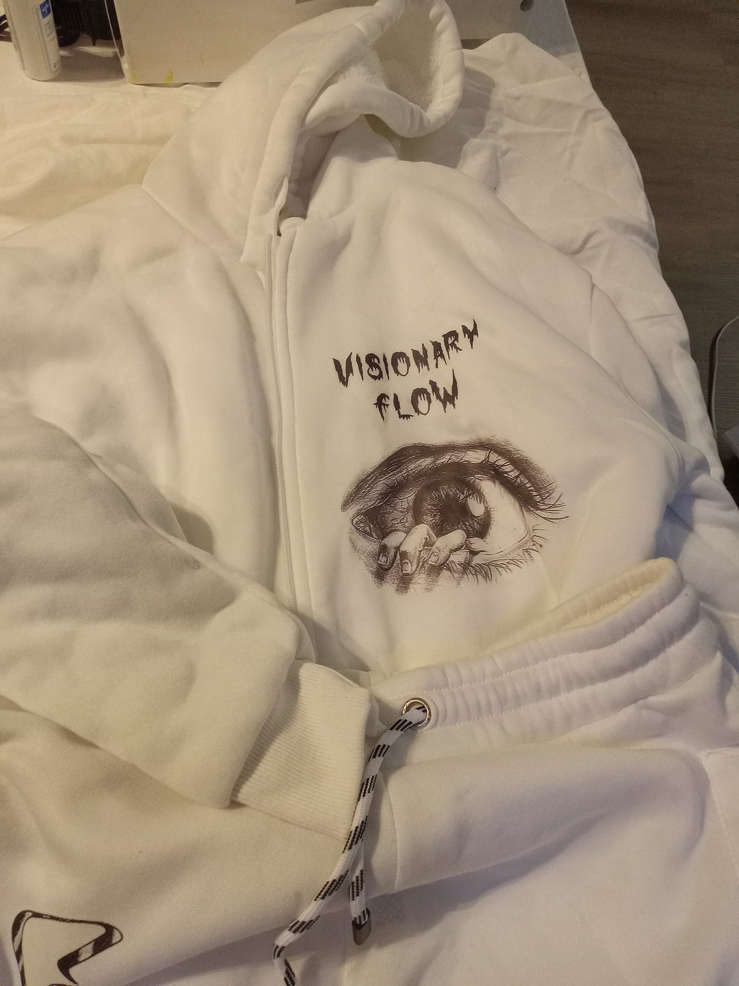 White visionary Flow hoody set